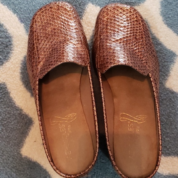 AEROSOLES Shoes - Aerosole brown crocodile leather shoes